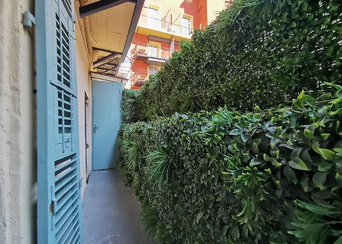 Le Petit Balcon By Booking Guys